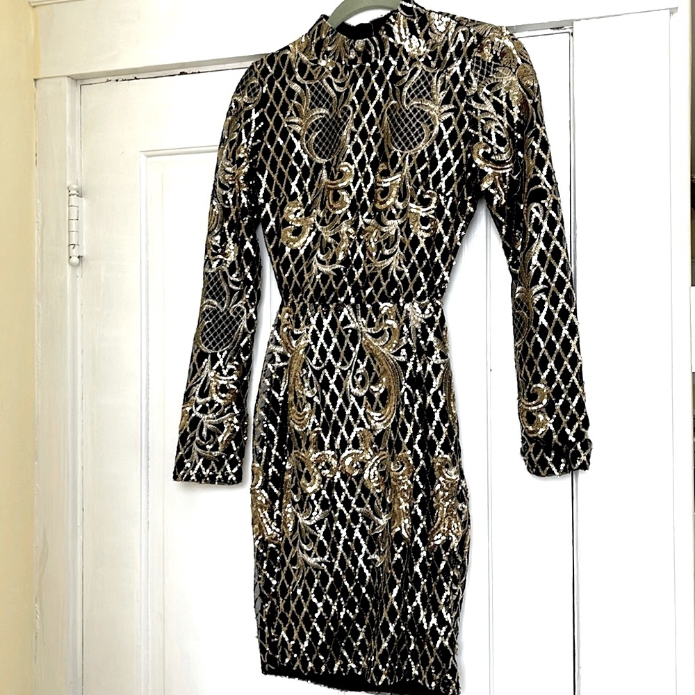 ✨Sequined Open-Back Mock Neck Mini Dress - Black & Gold - Size S Party Dress